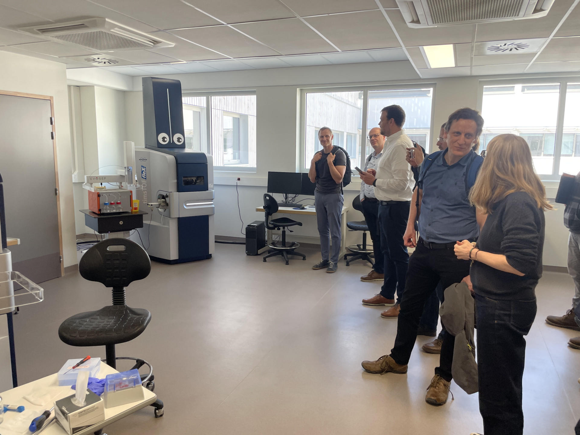 Building Bridges in Molecular Analysis picture